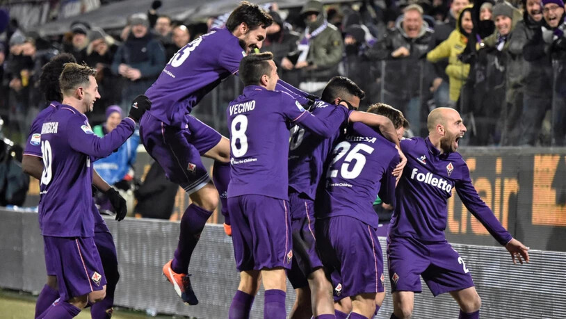 Grosser Jubel bei der Fiorentina nach dem Sieg gegen Leader Juventus