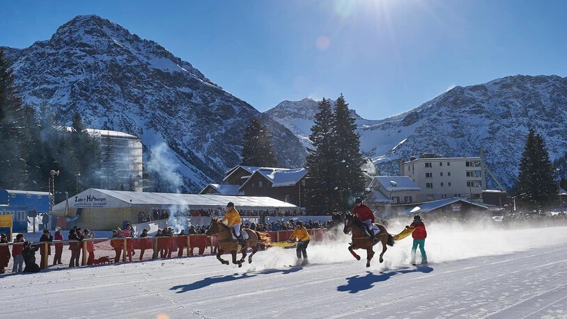 Mit dem Skijöring wurde der erste Renntag eröffnet. Pressebild