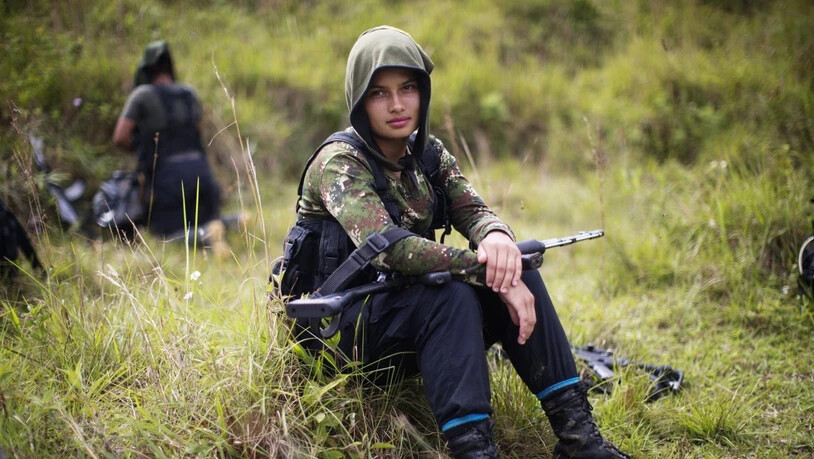 Eine junge FARC-Kämpferin (Archiv)