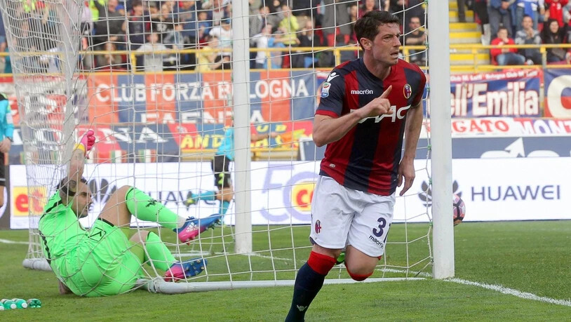 Blerim Dzemaili jubelt nach einem seiner zwei Tore für Bologna