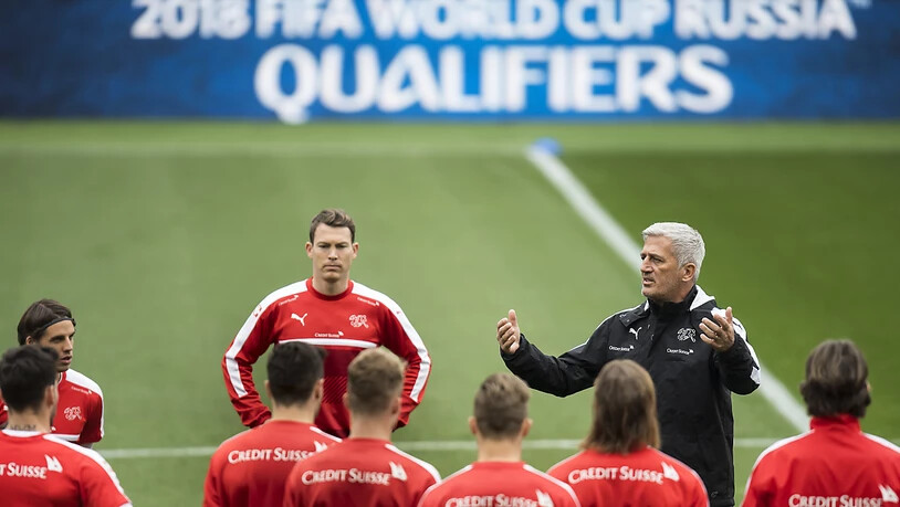 Der Schweizer Nationalcoach Vladimir Petkovic setzt in der WM-Ausscheidung auf Routine