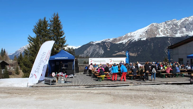 Die Südostschweiz Season End Party in Savognin ist in vollem Gange. Bild RSO