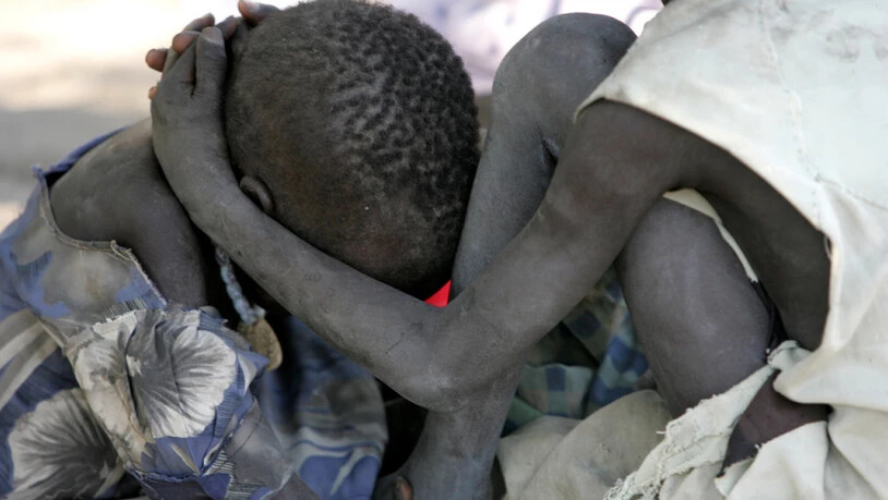 In Afrika droht Millionen von Menschen der Hungertod. Die Glückskette hat an ihrem Sammeltag bis Dienstagmittag rund 1,3 Millionen an Spenden zusammengebracht. (Archivbild)