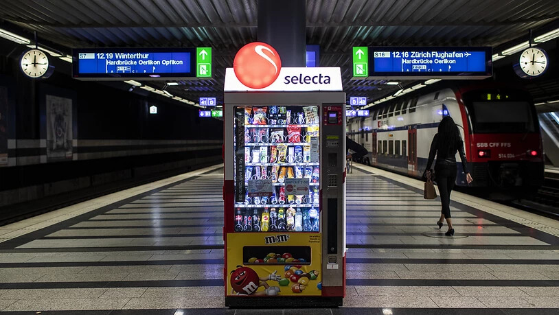 Selecta kann seine Automaten an den Schweizer Bahnhöfen auch weiterhin betreiben. (Archivbild)