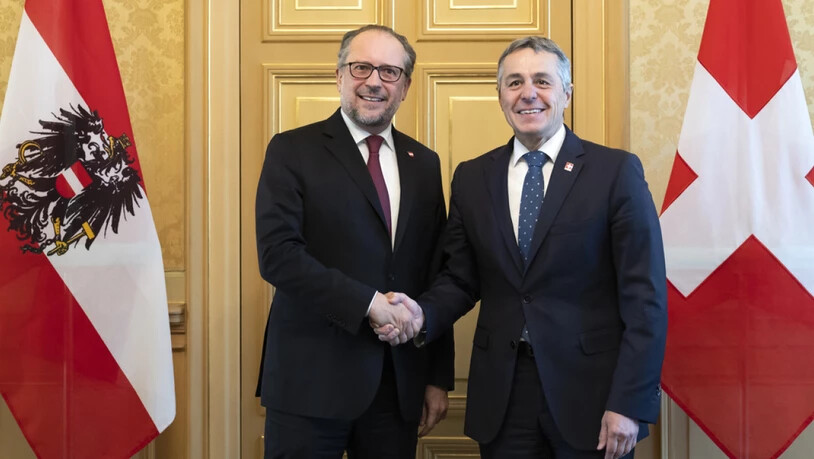 Aussenminister Ignazio Cassis (rechts) hat am Dienstag seinen österreichischen Amtskollegen, Alexander Schallenberg, im Bundeshaus empfangen.