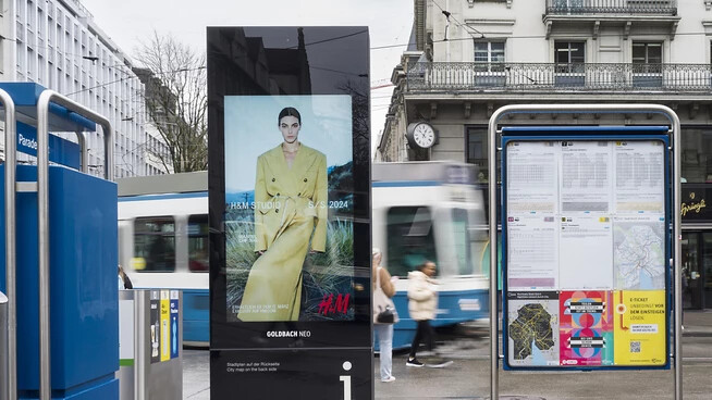 Aussenwerbung wächst leicht: Der Schweizer Werbemarkt setzt weiterhin weniger um als vor der Pandemie. (Archivbild)