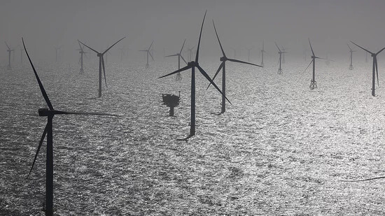 Strom aus Windparks soll zu Wasserstoff verarbeitet werden. (Archivbild)