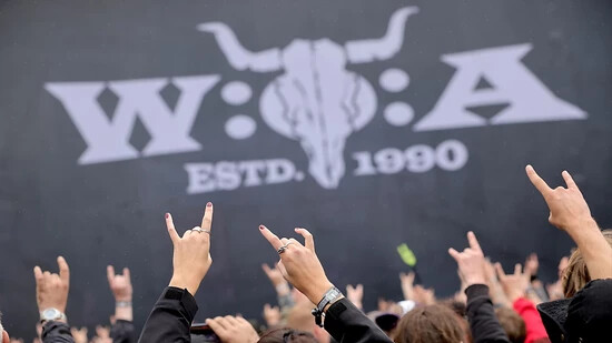 Die 33. Auflage des Heavy-Metal-Festivals im norddeutschen Wacken im kommenden Jahr ist knapp ein Jahr vor dem Start (31. Juli bis 3. August) bereits ausverkauft. Alle Tickets seien in neuer Rekordzeit von nur 4,5 Stunden restlos ausverkauft, teilten die…