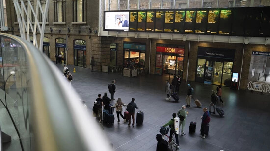 Passagiere brauchen heute Geduld am Londoner Bahnhof Kings Cross: Wegen eines Lokführer-Streiks steht der Bahnverkehr in grossen Teilen Englands für 24 Stunden still. (Archivbild)