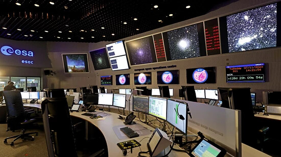 Blick in den Hauptkontrollraum mit den ersten Bildern des Weltraumteleskops Euclid im Europäischen Raumfahrtkontrollzentrum (ESA/ESOC) in Darmstadt (D) im November 2023. (Archivbild)