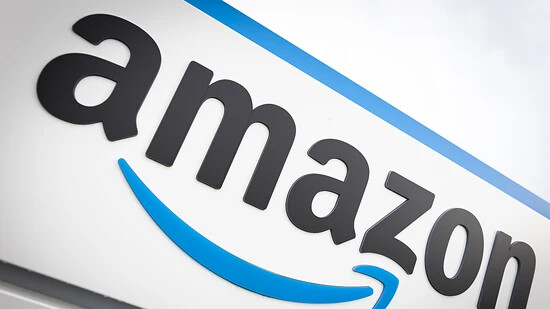 Amazon schraubt Pläne für seine Supermarkt-Technologie zurück, bei der Käufer sich einfach Artikel aus den Regalen greifen und den Laden verlassen können. (Archivbild)