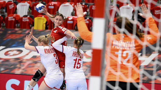 Die Schweizerinnen (Daphne Gautschi) setzten sich im Euro Cup auch im zweiten Aufeinandertreffen mit Österreich durch