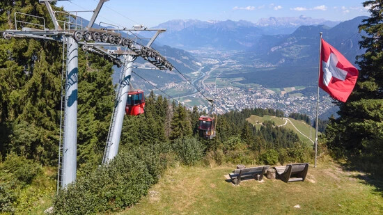 Blick auf die Brambrüeschbahn oberhalb von Chur: Die Bündner Bergbahnen blicken auf einen erfolgreichen September zurück.