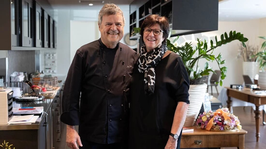 Herzblut und Kreativität: Jürg und Marlène Weber führen das «Schwert» in Netstal und haben Freundschaften und Restaurantführer-Anerkennung gewonnen.