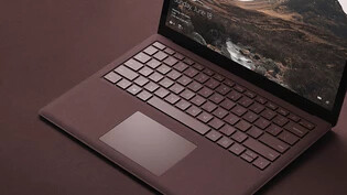 So sieht das neue Notebook Surface aus: Als Betriebssystem läuft eine spezielle Version von Windows 10.