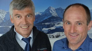 Andri Poo (rechts) löst Egon Scheiwiller als Direktor der Scoul Bergbahnen AG ab.