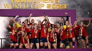 Spanien erhält seine zweite Fussball-WM-Trophäe nach jener, die die Männer 2010 gewonnen hatten