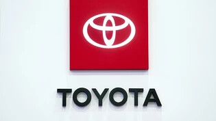 Der japanische Autoriese Toyota muss wegen eines Unfalls bei einem Zulieferer erneut Produktionsbänder in Japan stoppen. Wie der VW-Rivale am Dienstag bekanntgab, wurden zehn Produktionslinien in sechs der 14 Fabriken im Inland gestoppt. (Archivbild)