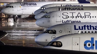 Für Lufthansa-Passagiere zeichnet sich neuer Ärger ab. (Archivbild)