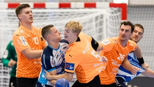 Die orangefarbenen Kadetten Schaffhausen müssen in den NLA-Playoffs einen Dämpfer hinnehmen (Archivbild)