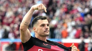 Granit Xhaka feiert das 2:0 und den Meistertitel mit Leverkusen