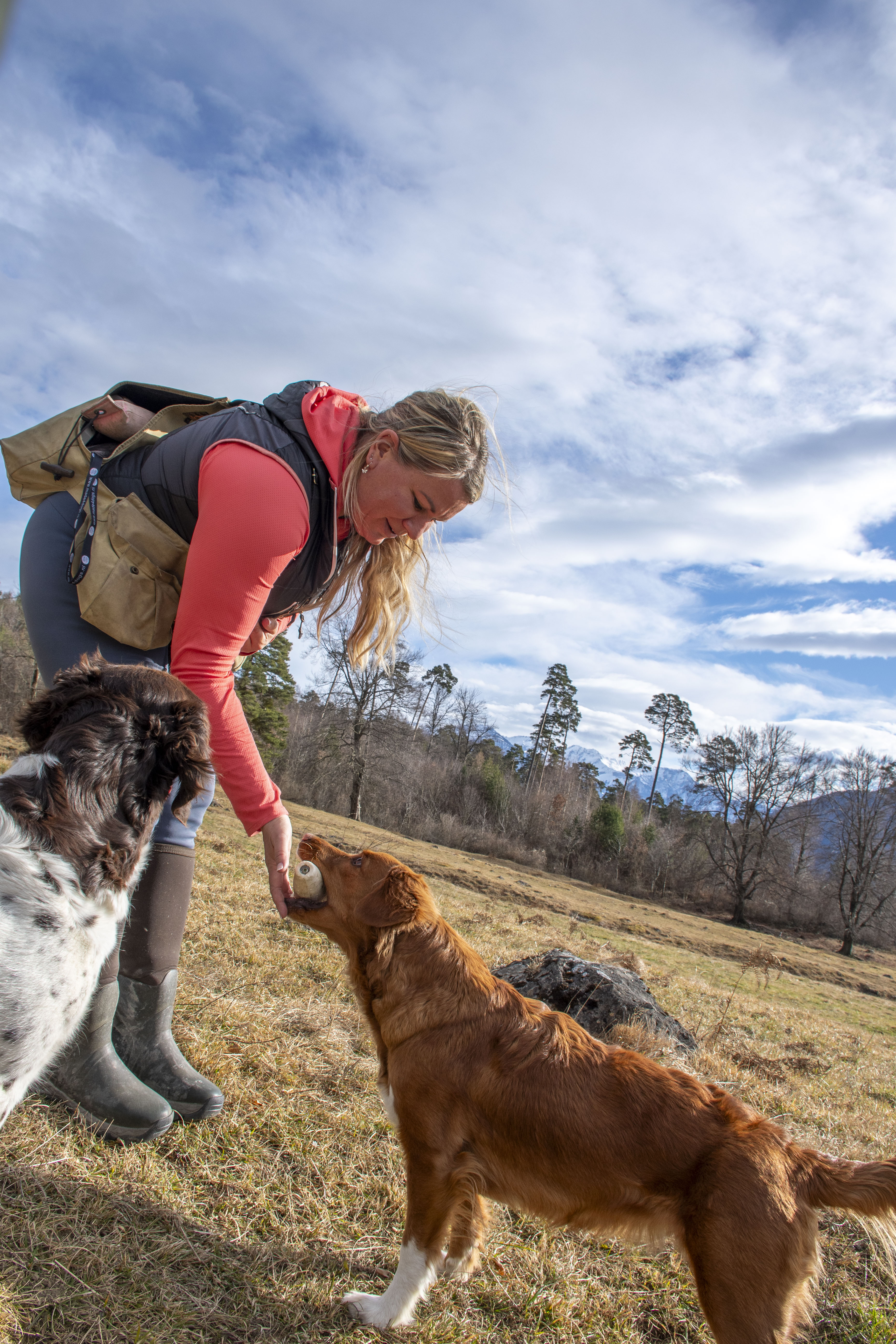 Dummytraining: Gabriela Zuberbühler bei der Arbeit mit Woobie.