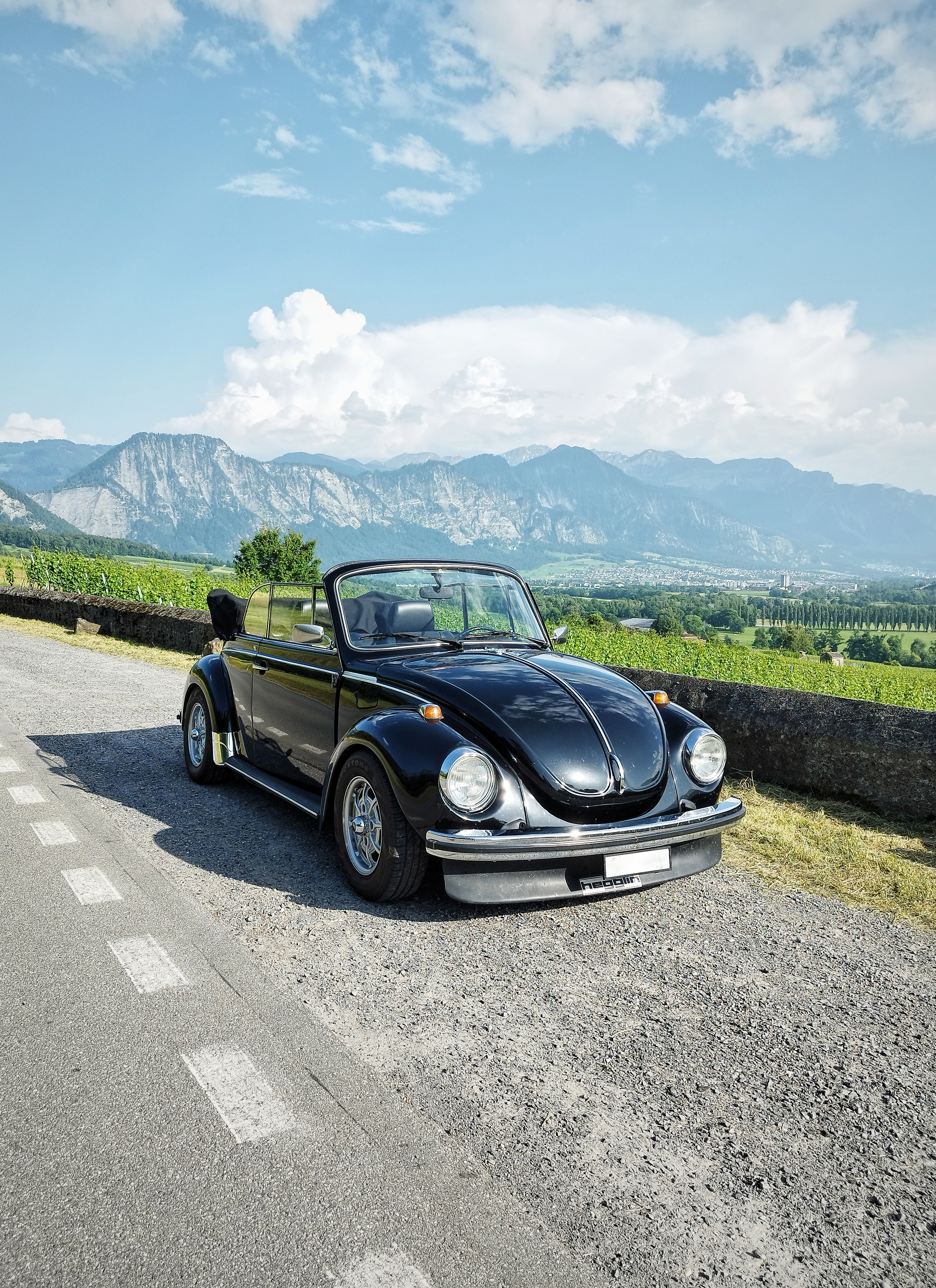 Das älteste Auto von Flavio Albrecht ist ein Klassiker: Der VW Käfer als Cabrio.