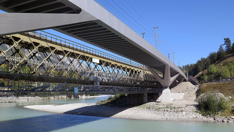 So sieht die neue Stahlbrücke «Sora Giuvna» aus, die am 4. November in Betrieb genommen wird.