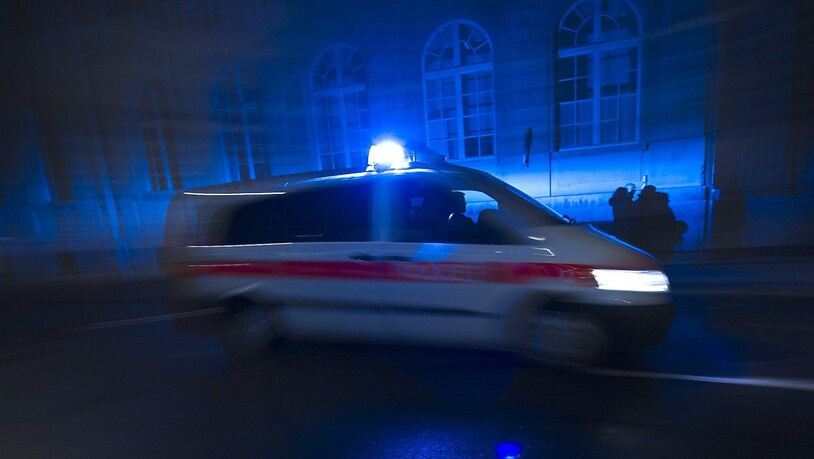 In Langenthal BE ist in der Nacht auf Samstag die Polizei gerufen worden, weil Autofahrer grossen Lärm verursachten. (Symbolbild)