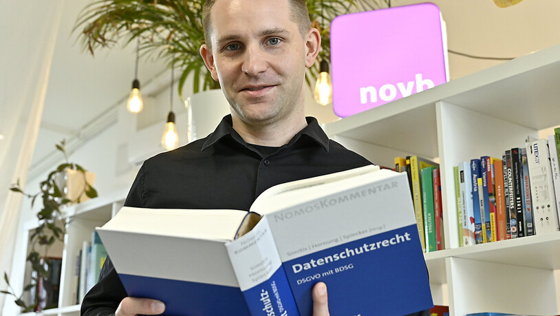 Max Schrems, Datenschutzaktivist, in seinem Büro in Wien. Foto: Hans Punz/APA/dpa