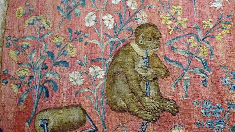 Wie Berberaffen gehalten wurden, ist auf einem mittelalterlichen Wandteppich aus dem Musée de Cluny in Paris zu sehen.