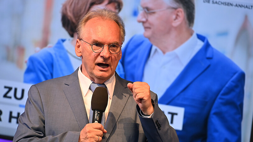 Reiner Haseloff, CDU, Ministerpräsident von Sachsen-Anhalt spricht auf der CDU Wahlparty. Foto: Bernd Von Jutrczenka/dpa