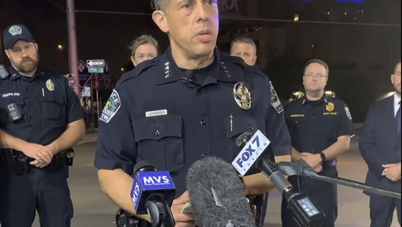 HANDOUT - Chief Chacon, spricht über die Schüsse in Austin. Bei einem Zwischenfall in Austin im US-Bundesstaat Texas sind in der Nacht zum Samstag mindestens 13 Menschen durch Schüsse verletzt worden. Foto: Uncredited/Austin Police Department/AP/dpa -…