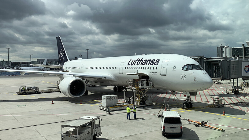 Dunkle Wolken am Himmel: Lufthansa nimmt Geld auf und will die weiter Kosten senken. (Archivbild)