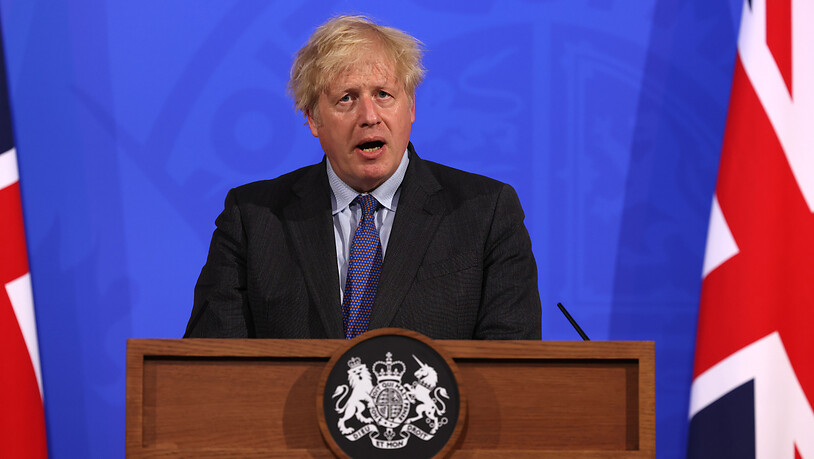 Boris Johnson, Premierminister von Großbritannien, spricht bei einer Pressekonferenz in der Downing Street. Wegen der rapiden Ausbreitung der hochansteckenden Delta-Variante müssen sich die Menschen in Großbritannien für weitere Corona-Lockerungen noch…