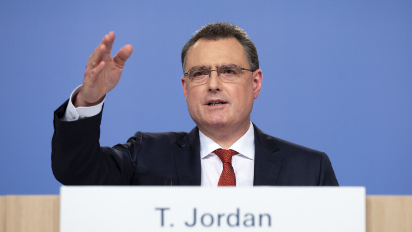 Die Schweizerische Nationalbank (SNB) und Präsident Thomas Jordan wollen für mehr Transparenz am Schweizer Hypothekarmarkt sorgen. Geplant ist die Veröffentlichung zusätzlicher Statistiken und ein umfangreicherer Datenteppich für diesen Markt.(Archivbild)