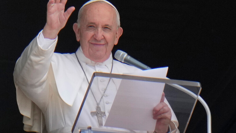 ARCHIV - Papst Franziskus ist wegen eines Darm-Leidens erfolgreich operiert worden. Foto: Alessandra Tarantino/AP/dpa