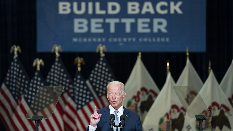 Joe Biden, Präsident der USA, hält eine Rede über Infrastrukturausgaben am McHenry County College. Foto: Evan Vucci/AP/dpa