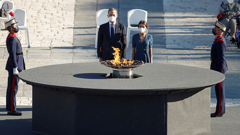 Felipe VI., König von Spanien, und Königin Letizia nehmen an einer Trauerzeremonie zum Gedenken an die Corona-Opfer auf dem Armeria-Platz im Madrider Königspalast teil. Die Veranstaltung, die im zweiten Jahr in Folge organisiert wird, konzentriert sich…