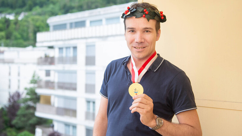 Norbert Caviezel hat sich in der Kategorie D Sturmgewehr am Eidgenössischen Schützenfest in Luzern 2021 die Goldmedaille geholt und ist somit Eidgenössischer Schützenkönig.