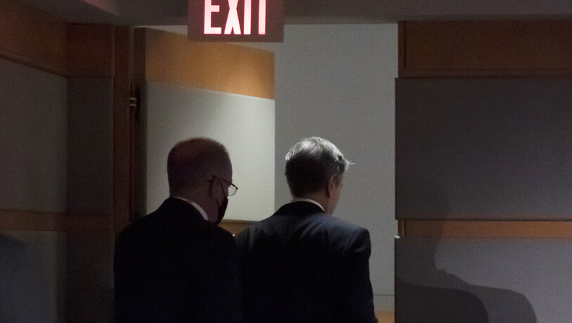dpatopbilder - Antony Blinken (r), Außenminister der USA, verlässt den Raum, nach einer Pressekonferenz während der er über die aktuelle Lage in Afghanistan informiert hat. Foto: Alex Brandon/AP Pool/dpa