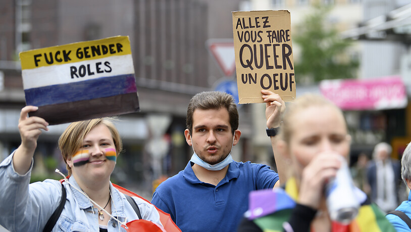Demonstrierende an der Pride vom Samstag in Biel.