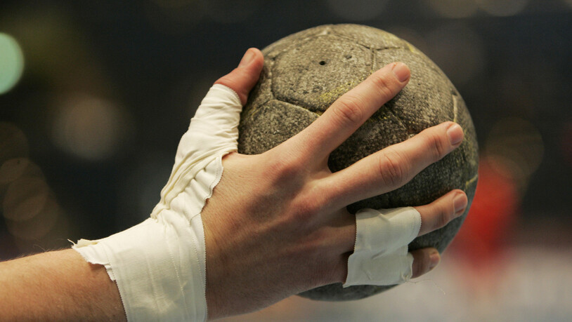 Handball (Symbolbild)