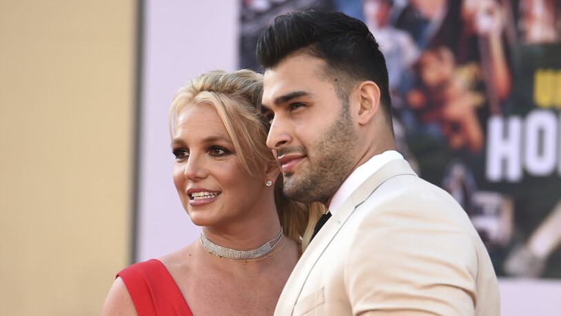 Sängerin Britney Spears und Freund Sam Asghari bei der Premiere des Films "Once Upon a Time in Hollywood" 2019. Nun gaben sie ihre Verlobung bekannt.