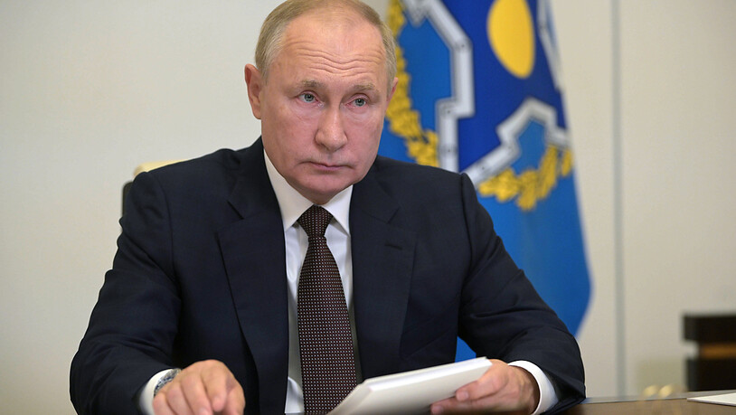 Der russische Präsident Wladimir Putin will mindestens eine Woche lang in Selbstisolation verbringen. Foto: Alexei Druzhinin/Pool Sputnik Kremlin/AP/dpa