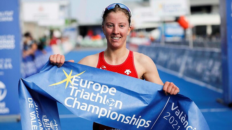 Die Zürcherin Julie Derron darf sich fortan Triathlon-Europameisterin über die olympische Distanz nennen