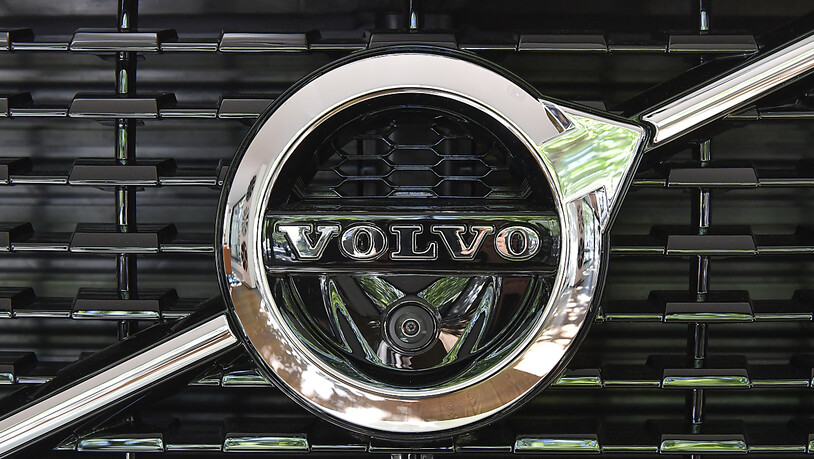 Ab an die Börse in Stockholm: Logo des Autobauers Volvo (Archivbild).