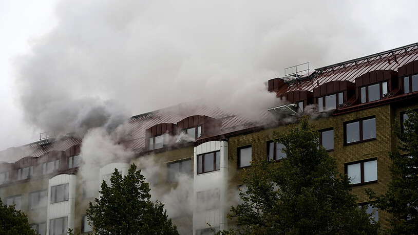 ARCHIV - Nach der vorsätzlich herbeigeführten Detonation in einem Wohnhaus in Göteborg wurde intensiv nach einem Tatverdächtigen gefahndet. Der Tatverdächtige wurde nun leblos gefunden. Foto: Bjorn Larsson Rosvall/TT News Agency/AP/dpa