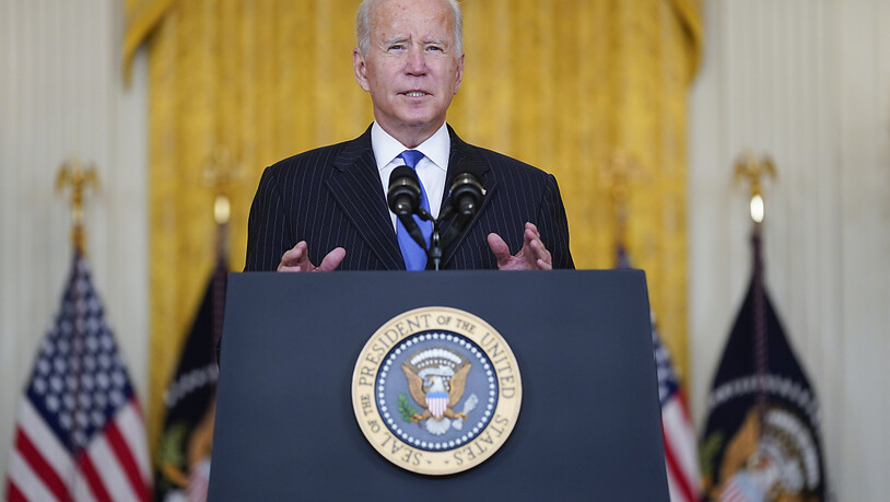 Joe Biden spricht während einer Veranstaltung im East Room des Weißen Hauses. Foto: Evan Vucci/AP/dpa