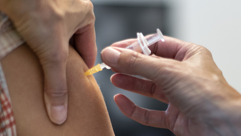 Novartis hat mit der deutschen Firma BioNTech einen Deal zur Abfüllung von Corona-Impfstoff unterzeichnet. (Symbolbild)